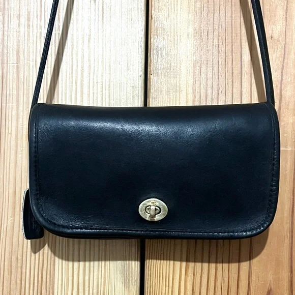 Vintage Coach Black Dinky 4422 Turnlock Crossbody Bag Made in USA NYC Era - Picture 14 of 16